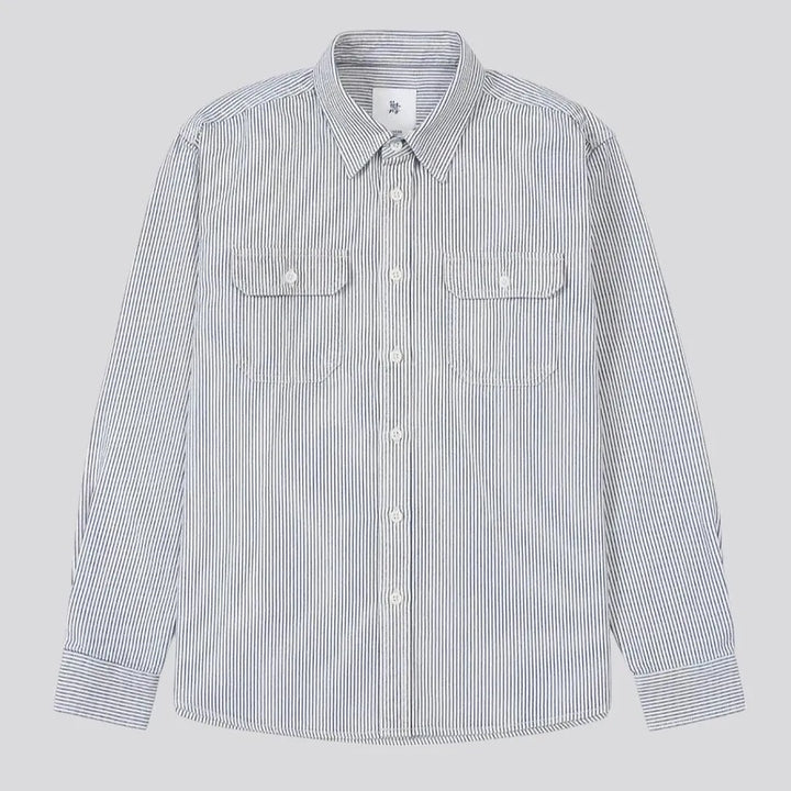 Casual chambray style men's denim shirt