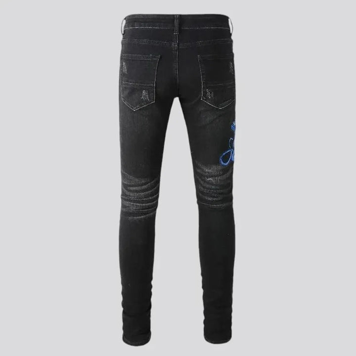 Fashionable mid-rise men's jeans