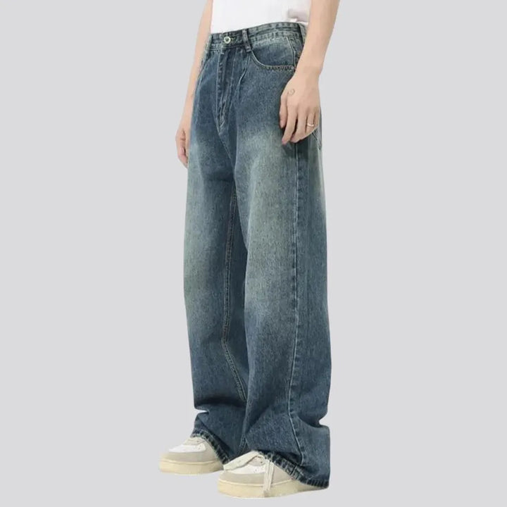 Classic mid-rise men's jeans