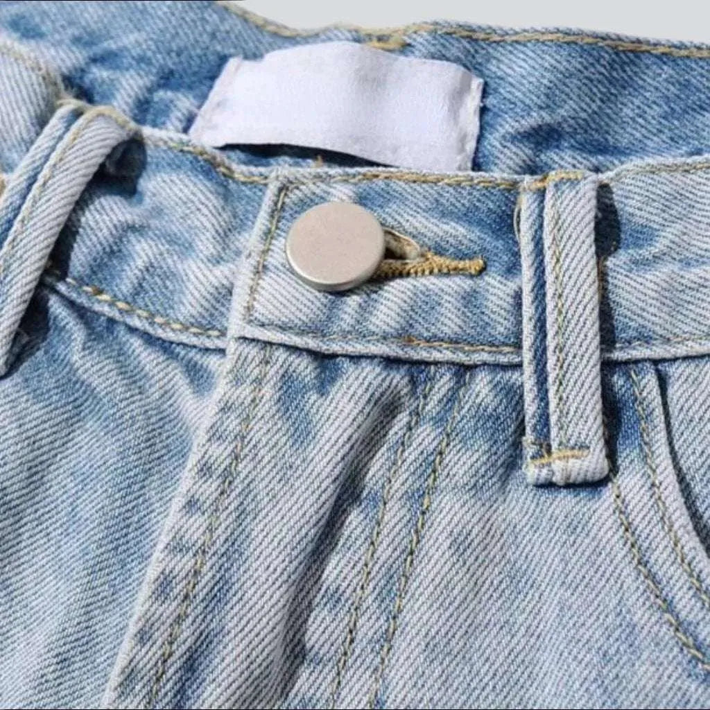 Wide women's distressed jean shorts