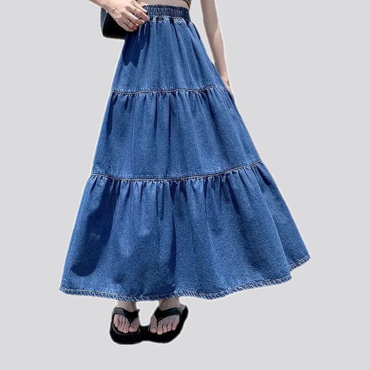 Maxi style medium pattern denim skirt