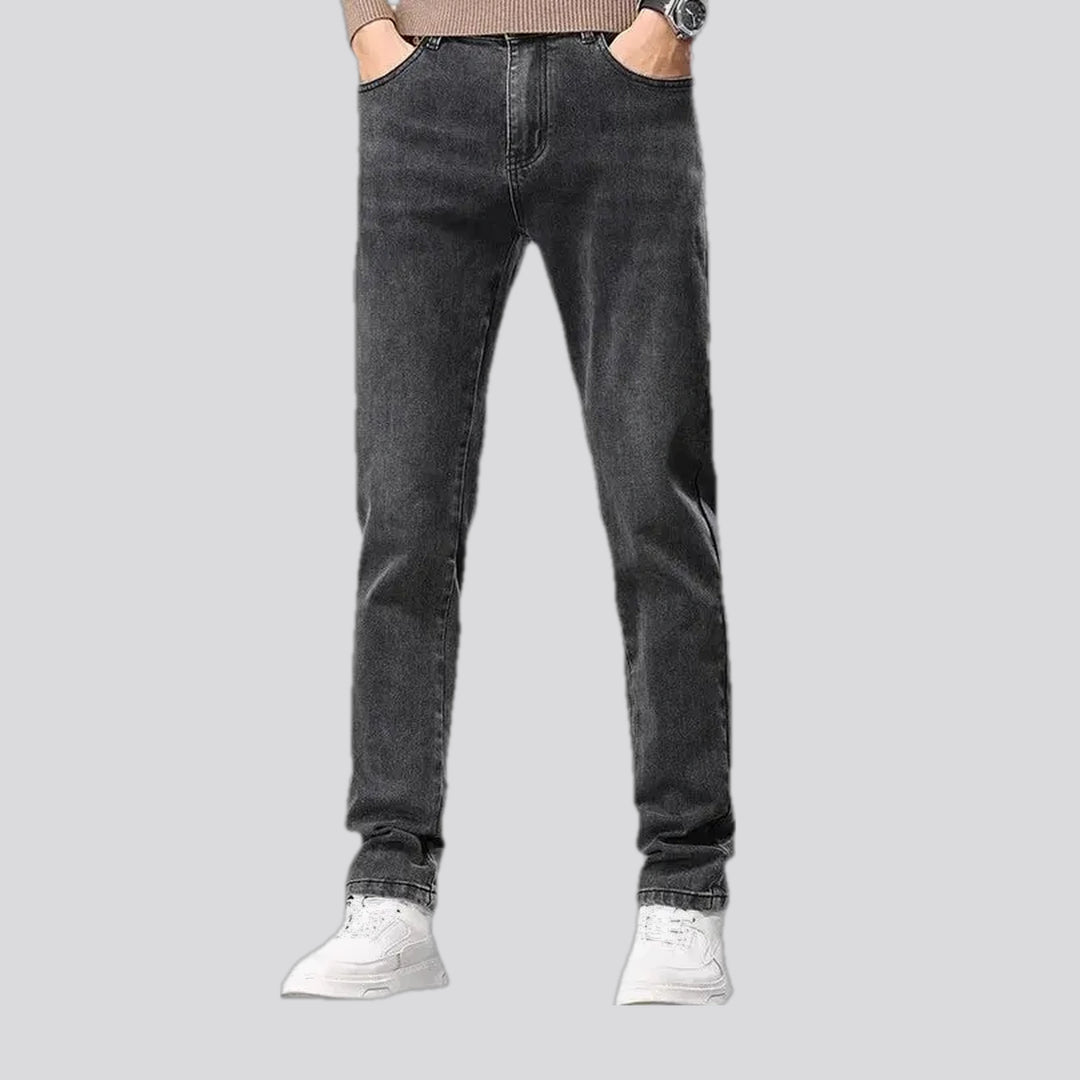 Slim-fitting mid-rise men's jeans