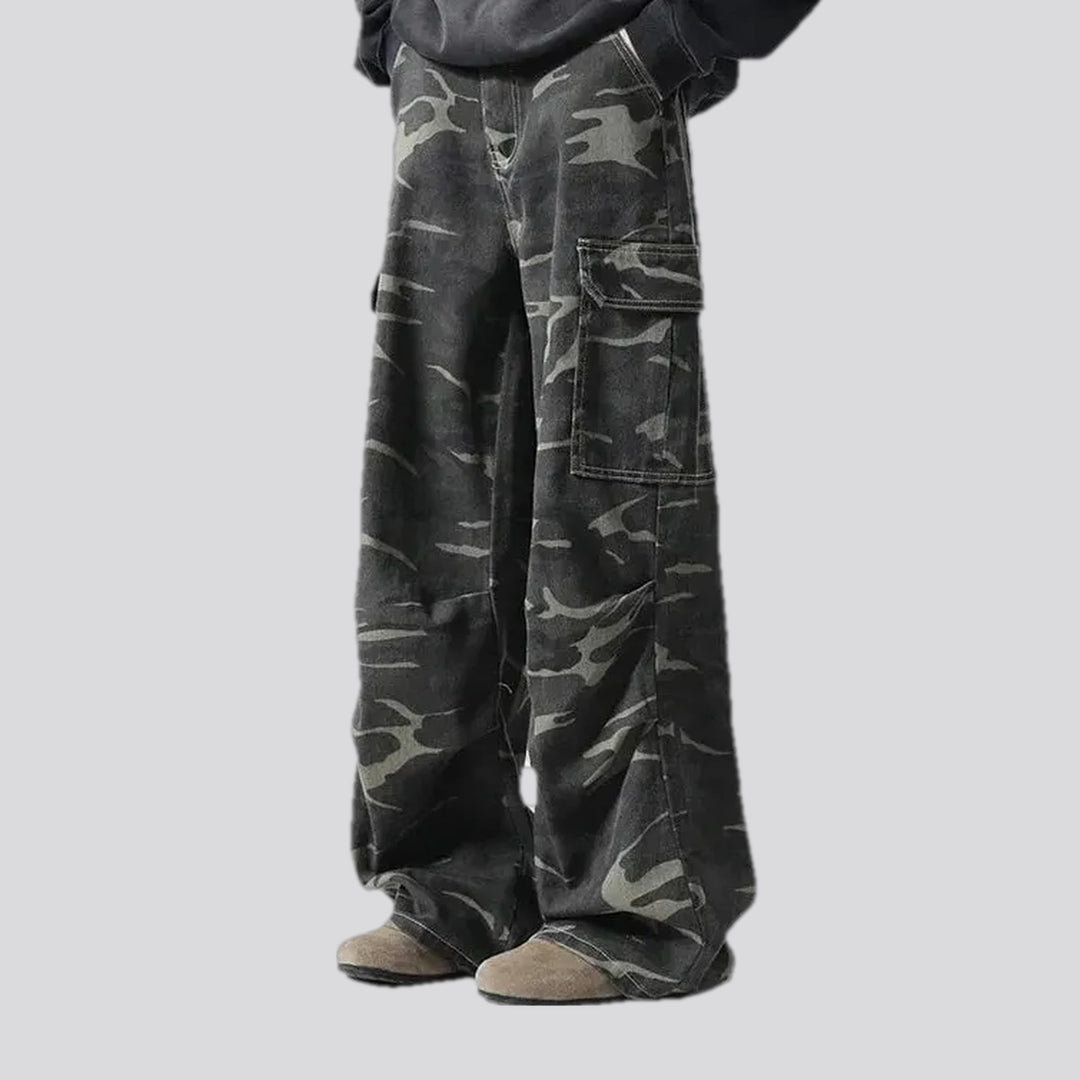 Camouflage mid rise denim pants for men