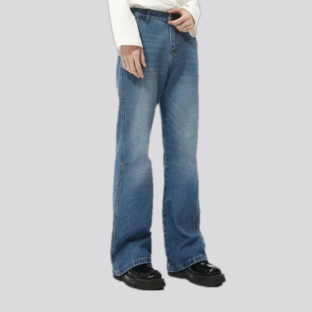 Bootcut-fit men's jeans