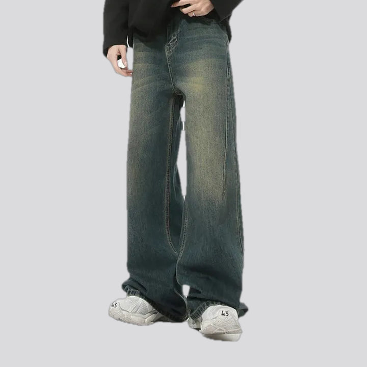 Wide fit 90s style jeans for men