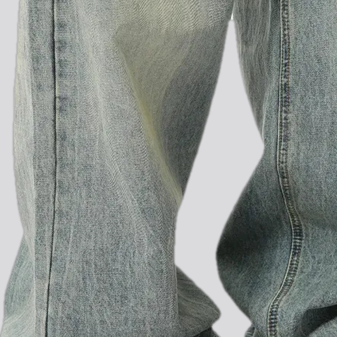 Light 90s fashion faded men's jeans