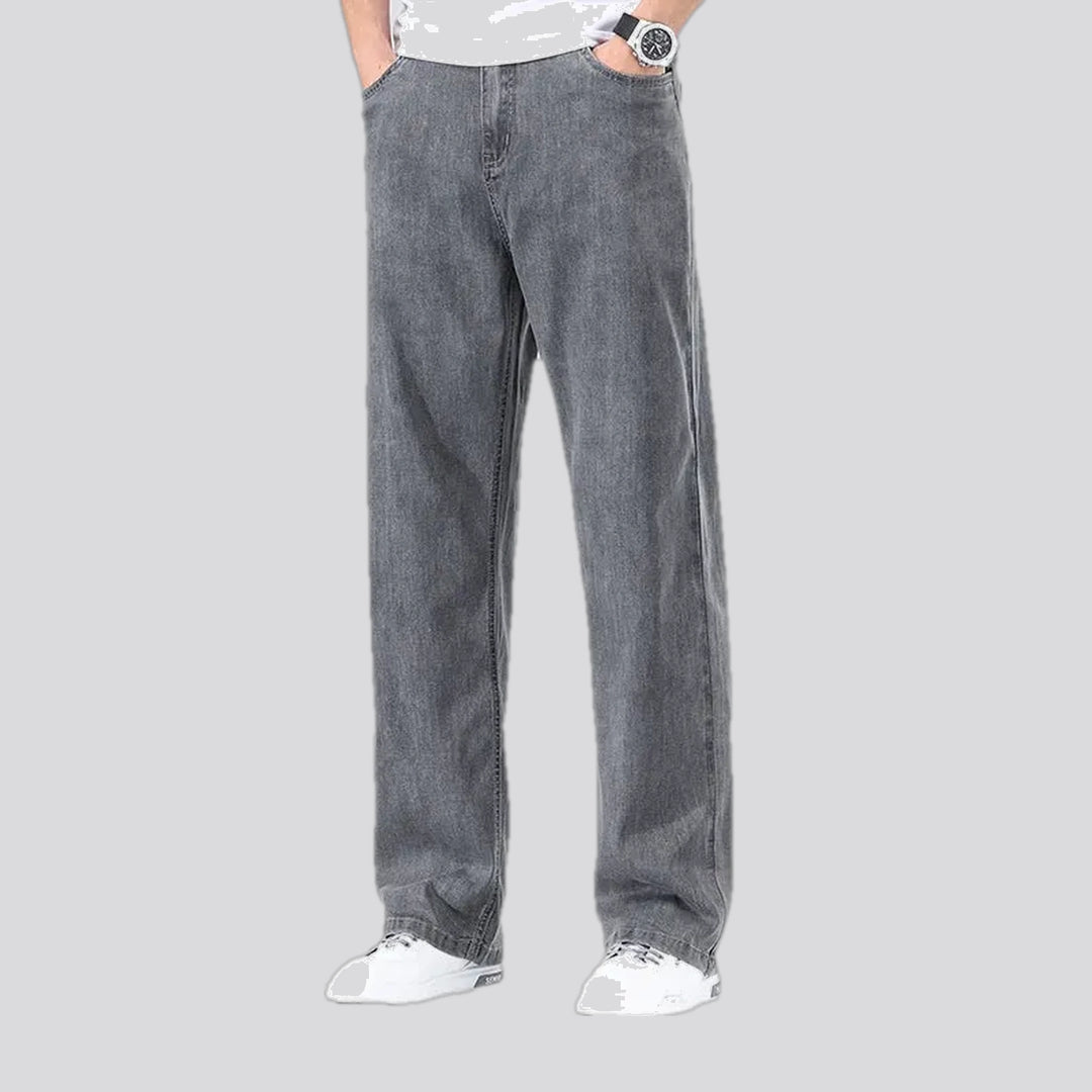 Stretchable stonewashed jeans for men