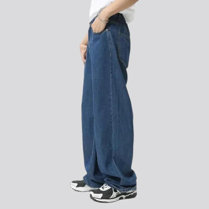 Medium-wash high-waist jeans
 for men
