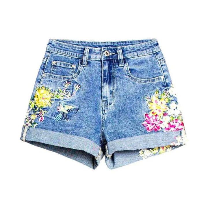 Color flower embroidery denim shorts