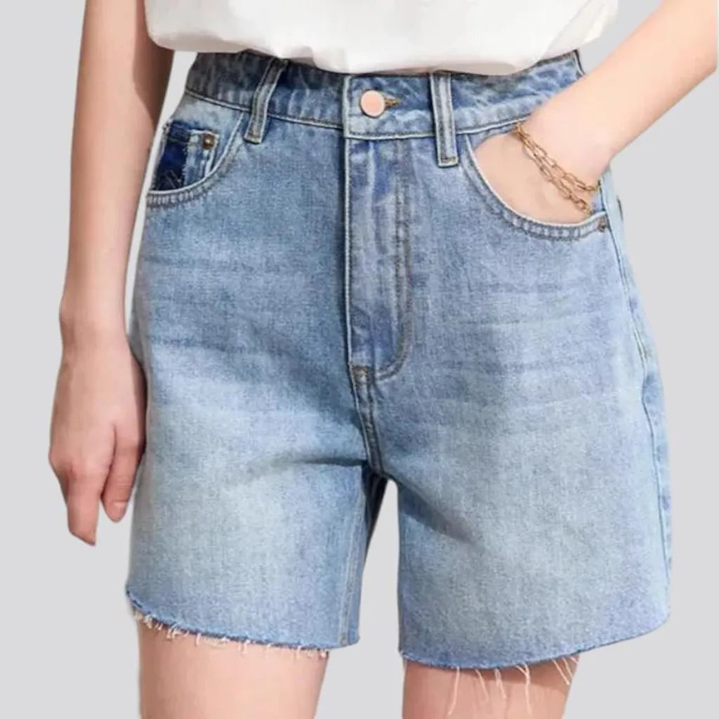 Whiskered women's jeans shorts