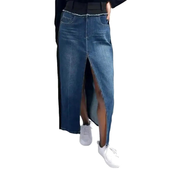 Front-slit women's jean skirt